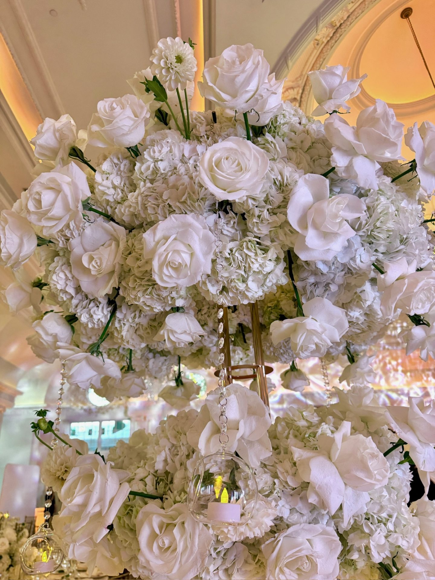 Floral cloud centerpiece closeup white roses hydrangeas — Park Chateau
